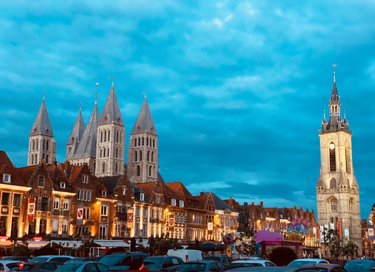 Les Chambres Atypiques De Nico Bush - Parking Securise Velos Tournai Exteriér fotografie